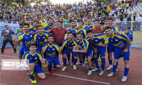 تیم‌های فوتبال فجر سپاسی و قشقایی شیراز نه صعود می‌کنند، نه سقوط