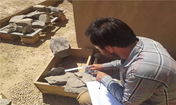 سنگ‌های تاریخی پراکنده در تخت‌جمشید ساماندهی می‌شود