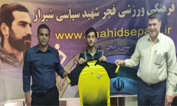 فجر سپاسی شیراز لیگ یک را بدون سرمربی آغاز می‌کند