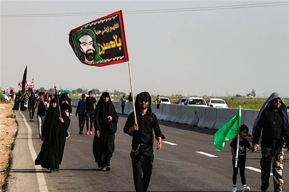 دانشجویان فارسی در راه کربلای معلی