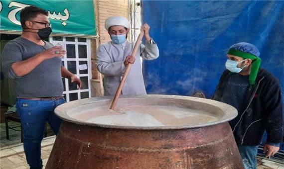 پخت 2000 کیلوگرم سمنو در بازار سنتی روح‌الله/ بازاریان و اصناف شیرازی؛ پیشرو در برگزاری مناسبت‌های مذهبی هستند