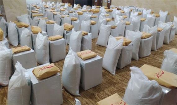 توزیع ده هزار بسته معیشتی در شیراز/ چتر حمایت سپاه بر سر دانش‌آموزان نیازمند