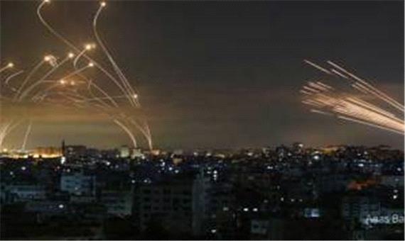 تصویر نمادین از نبرد موشکی حماس با گنبد آهنین