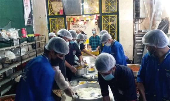 طبخ و توزیع 5 هزار پرس غذای گرم به مناسبت عید غدیر در شیراز