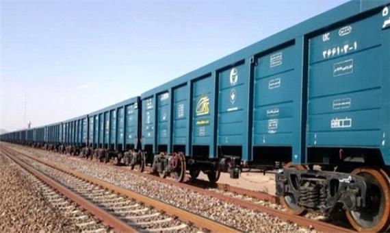 انتقال محموله سنگ‌آهن یزد به ذوب‌آهن فارس از طریق خط‌آهن یزد-اقلید