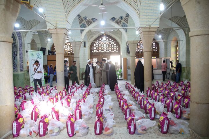 توزیع ۵ هزار بسته معیشتی در حرم مطهر سیدعلاءالدین حسین(ع) شیراز