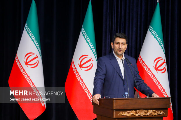 هاشمی: گنجینه‌های ادبی فارسی را با هوش مصنوعی به نسل جدید معرفی کنیم