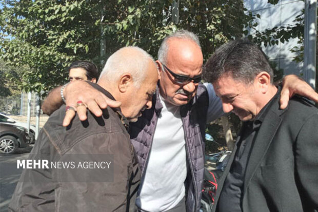 قلعه نویی: درصدی از قرارداد بازیکنان باید به پیشکسوتان تعلق بگیرد