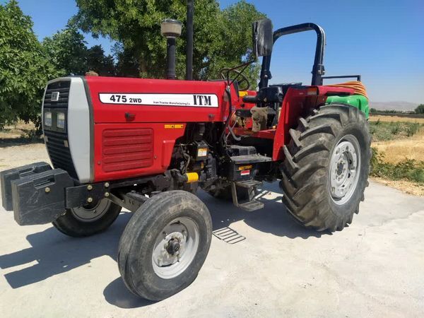 کشاورزان فیروزآبادی تسهیلات کشاورزی می‌گیرند