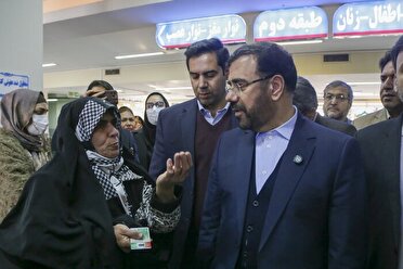 دیدار استاندار فارس با شهروندان با هدف گره گشایی از مشکلات آنها