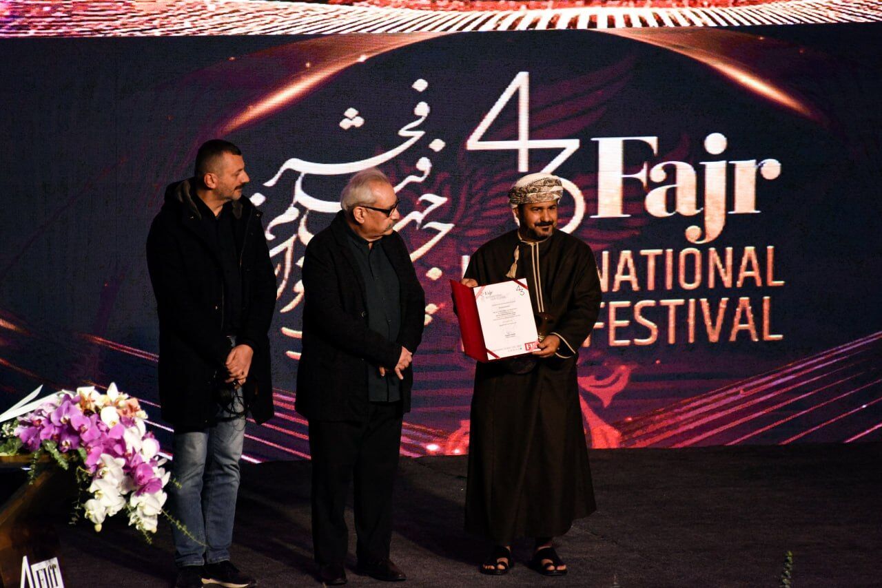 سیمرغ بلورین در دستان برگزیدگان جشنواره فیلم فجر