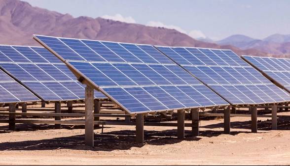 اشتغال ۳۱۰۰ نفر در استان فارس از طریق نیروگاه‌های خورشیدی