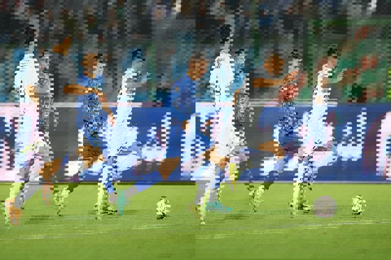 تساوی بدموقع استقلال مقابل ملوان؛ قوی سپید با امتیاز از تهران رفت