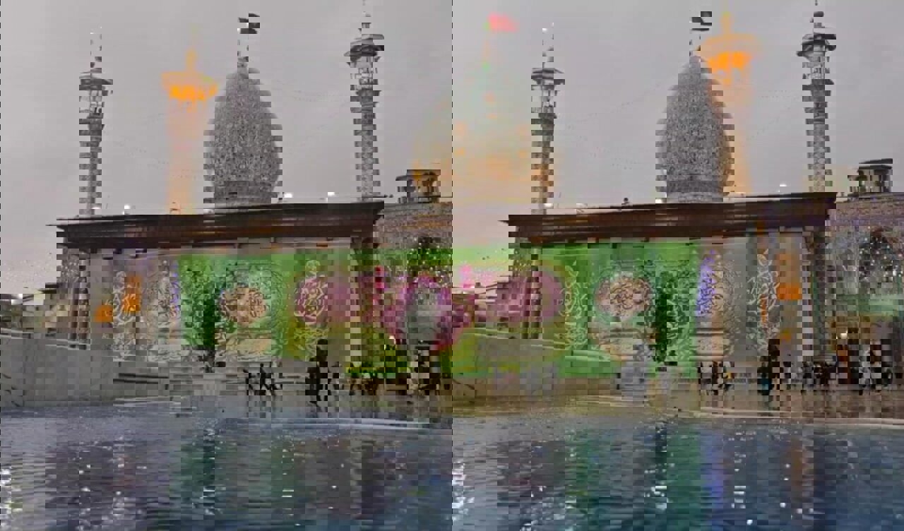 باران رحمت الهی صحن حرم شاهچراغ(ع) را در آغوش گرفت