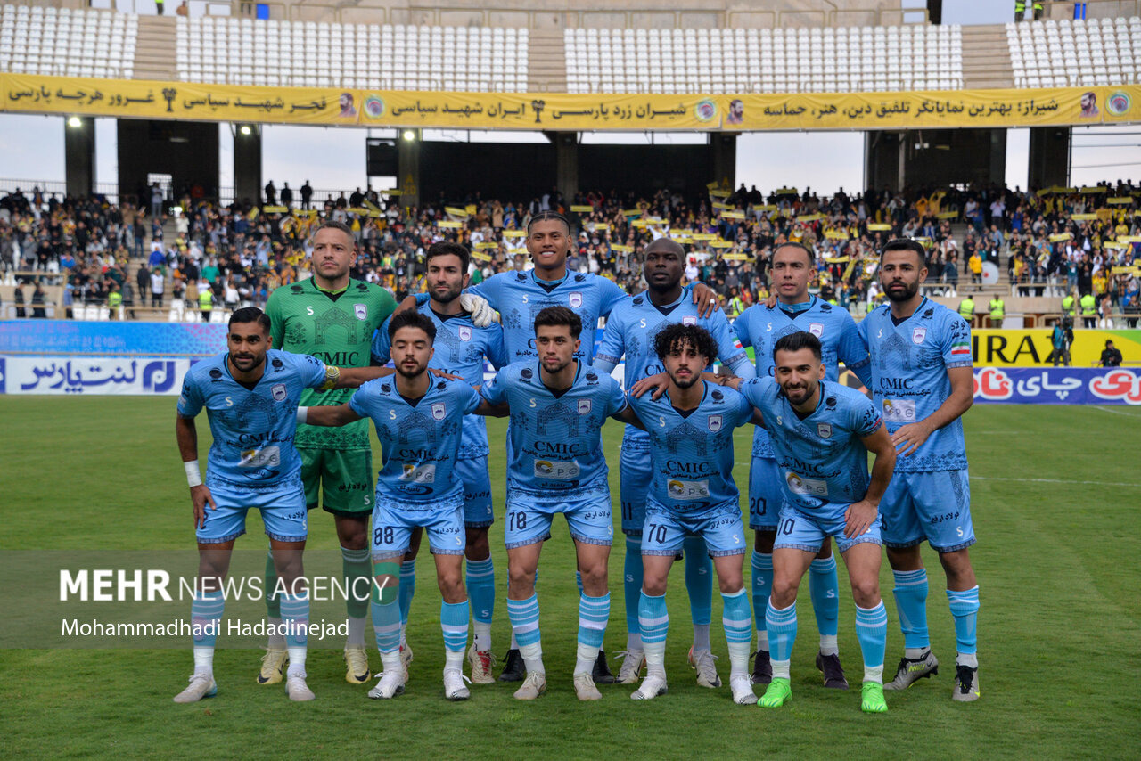 چادرملو با بردن استقلال از استقلال عبور کرد/ برد شیرین برای گل‌گهر