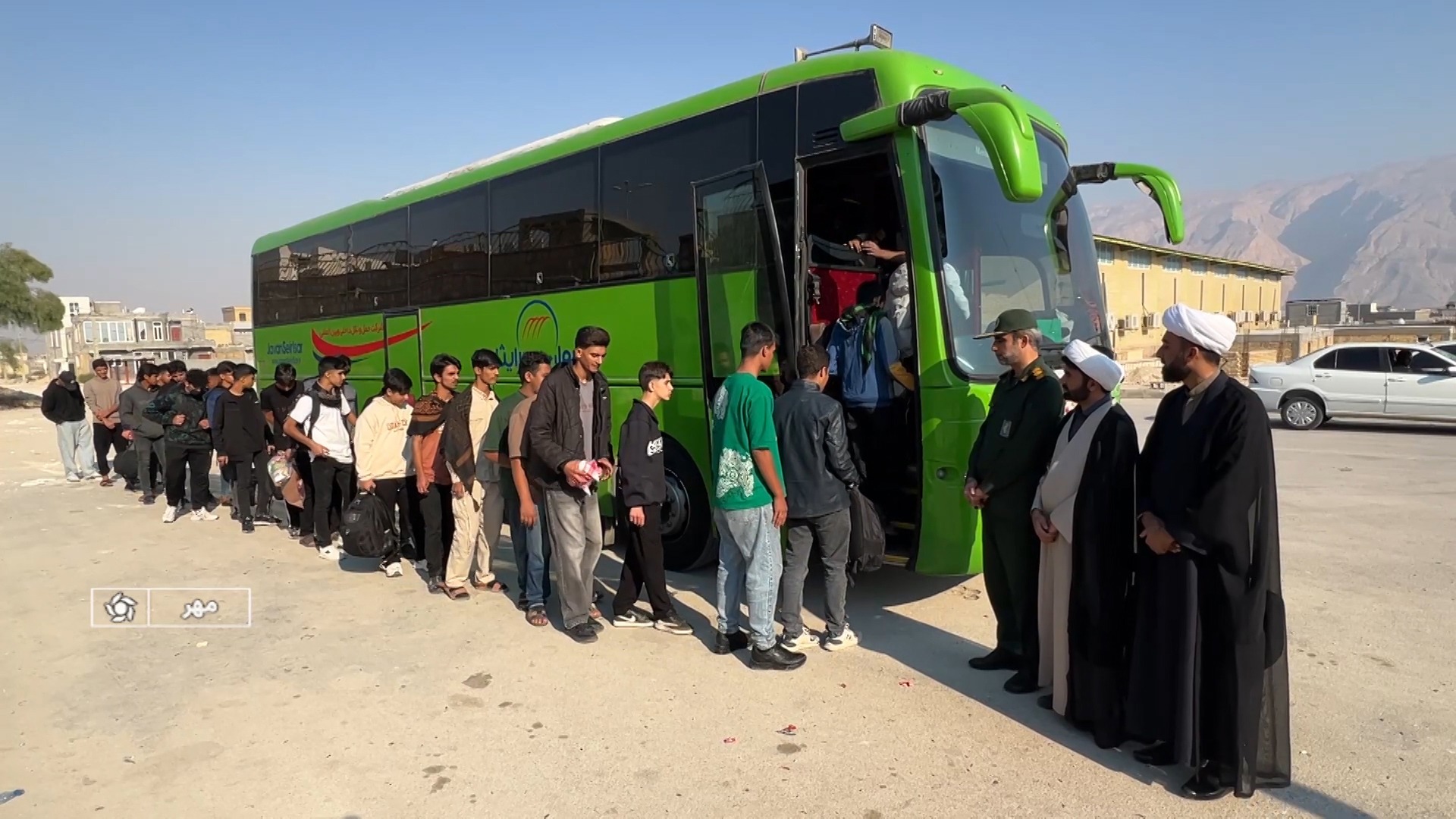 اعزام دانش آموزان مُهری به مناطق عملیاتی جنوب کشور