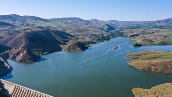 فیلم/ ۲/۴ میلیون مترمکعب آب وارد سد سلمان فارسی شد