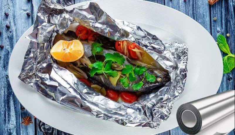 چه غذاهایی نباید با فویل در تماس باشند؟