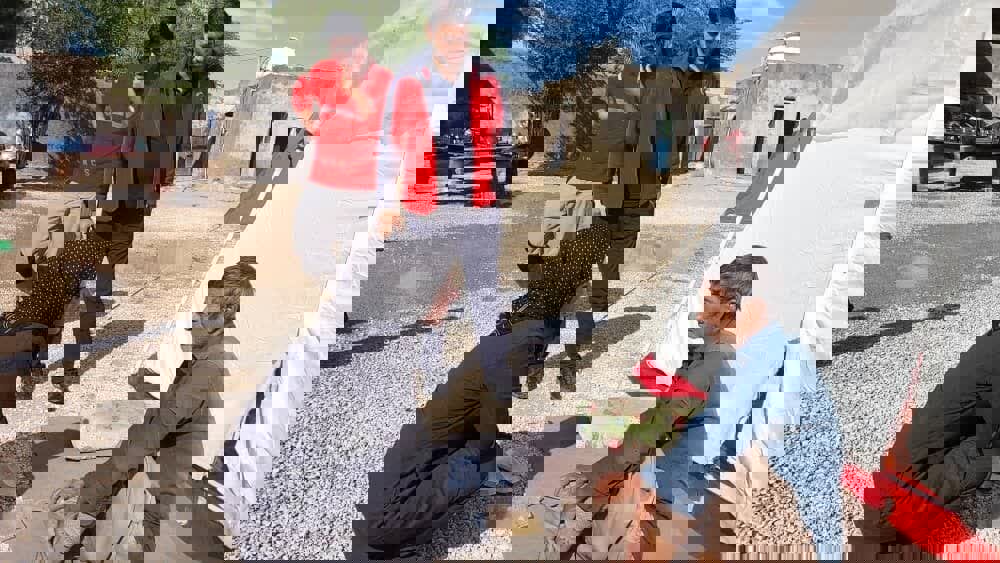 روایت فداکاری بانوی پزشک لامردی در دل سیلاب