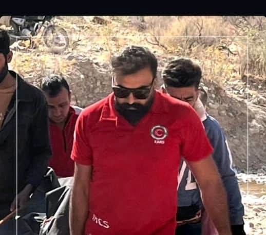 جان باختن یکی از امدادگران هلال احمر حین عملیات در شهرستان جهرم