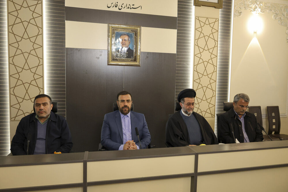 استاندار فارس: همراهی مجلس و دستگاه قضا برای حل مشکلات معیشتی مردم ضروری است