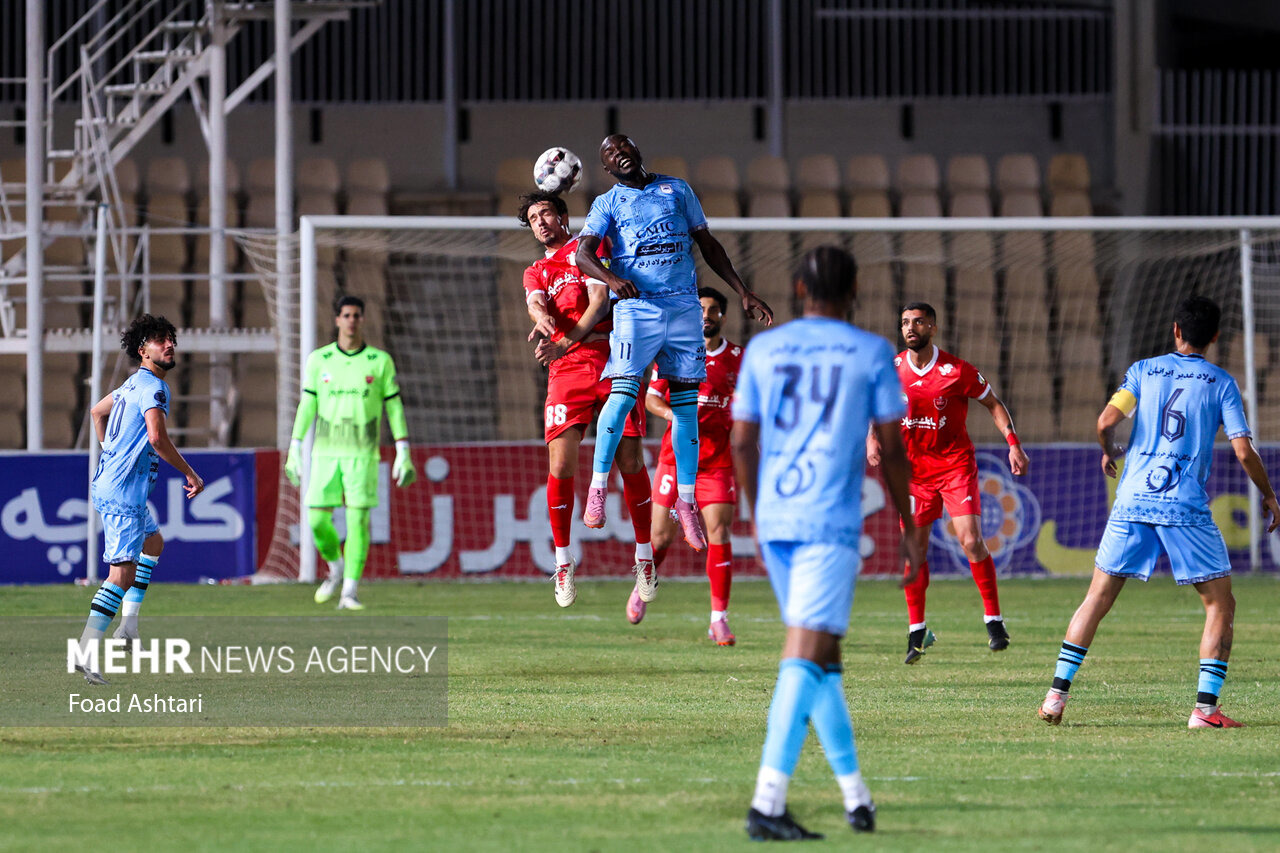 تساوی پرسپولیس و چادرملو در نیمه اول