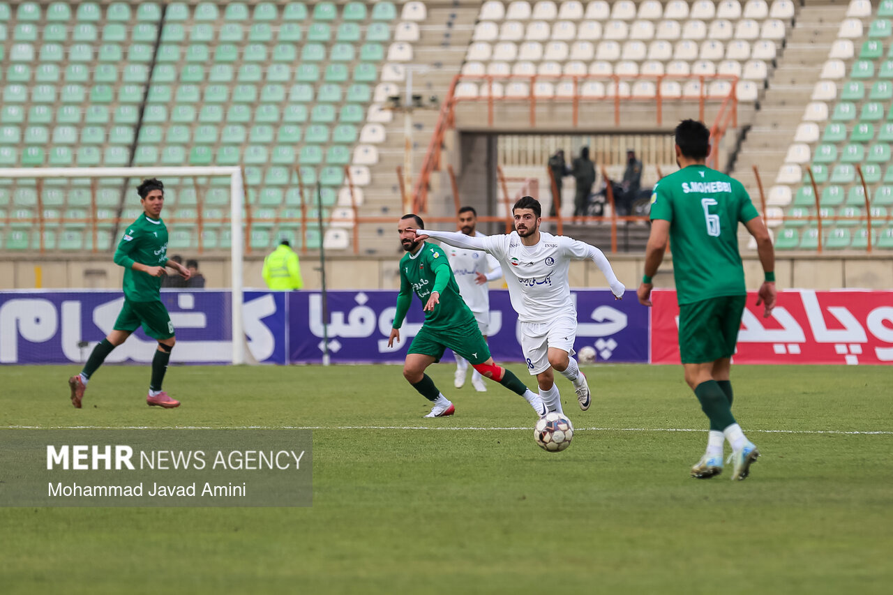 تأخیر یک ساعته بازی استقلال و شمس آذر