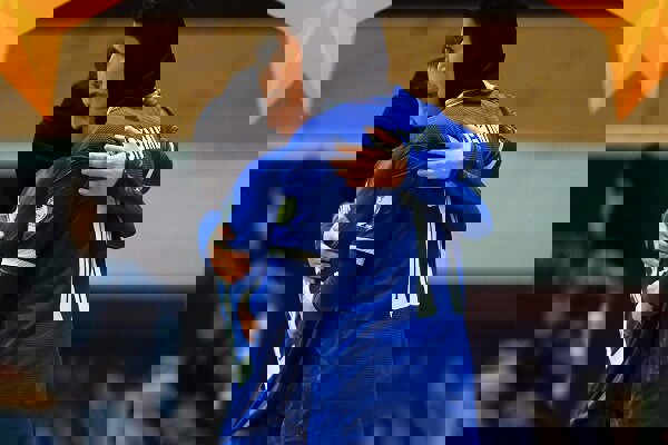 استقلال با پیروزی در کرمان صدرنشین ماند