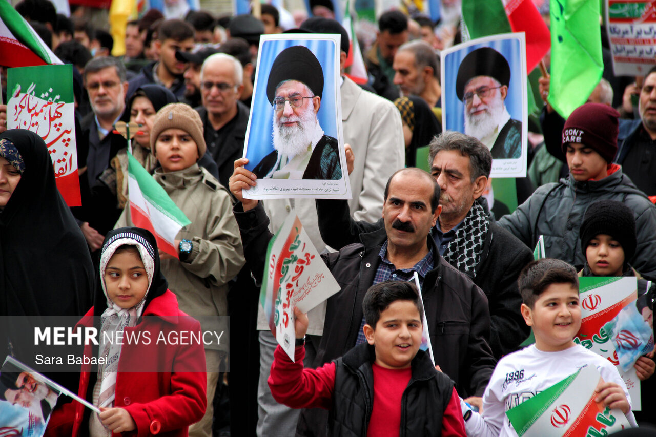 راهپیمایی مردم فراشبند در ۲۲ بهمن