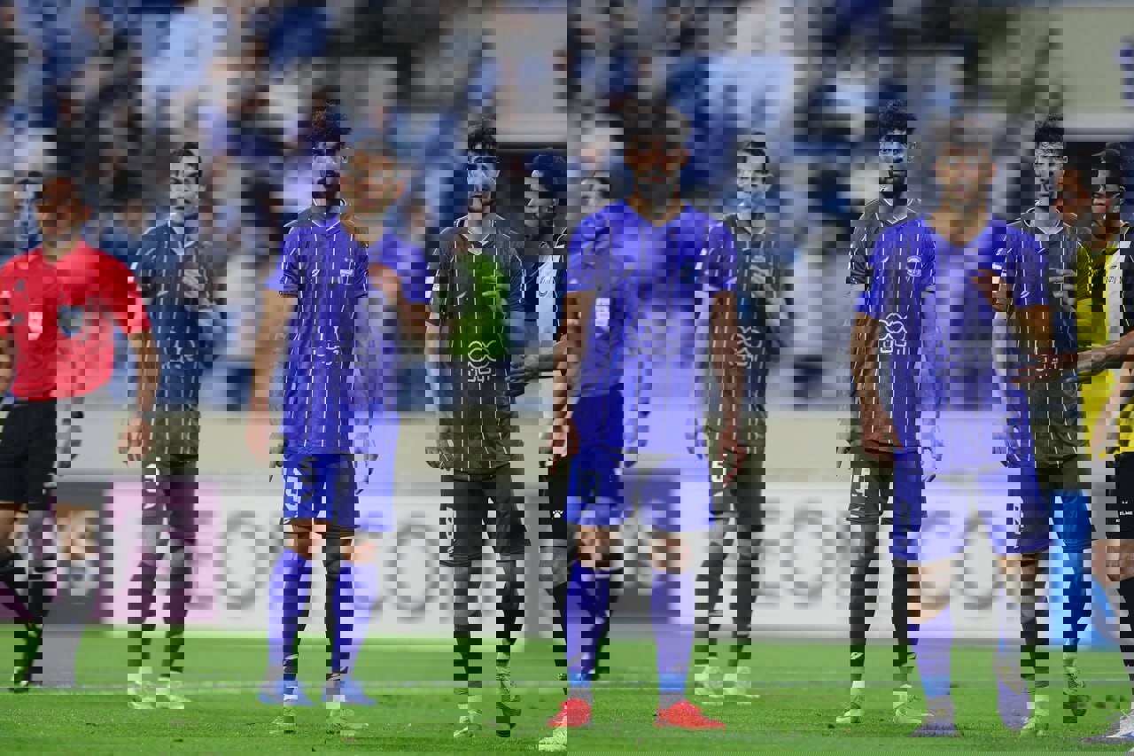 برخی بازیکنان در حد نام استقلال نیستند/ الحسین را شکست می‌دهیم