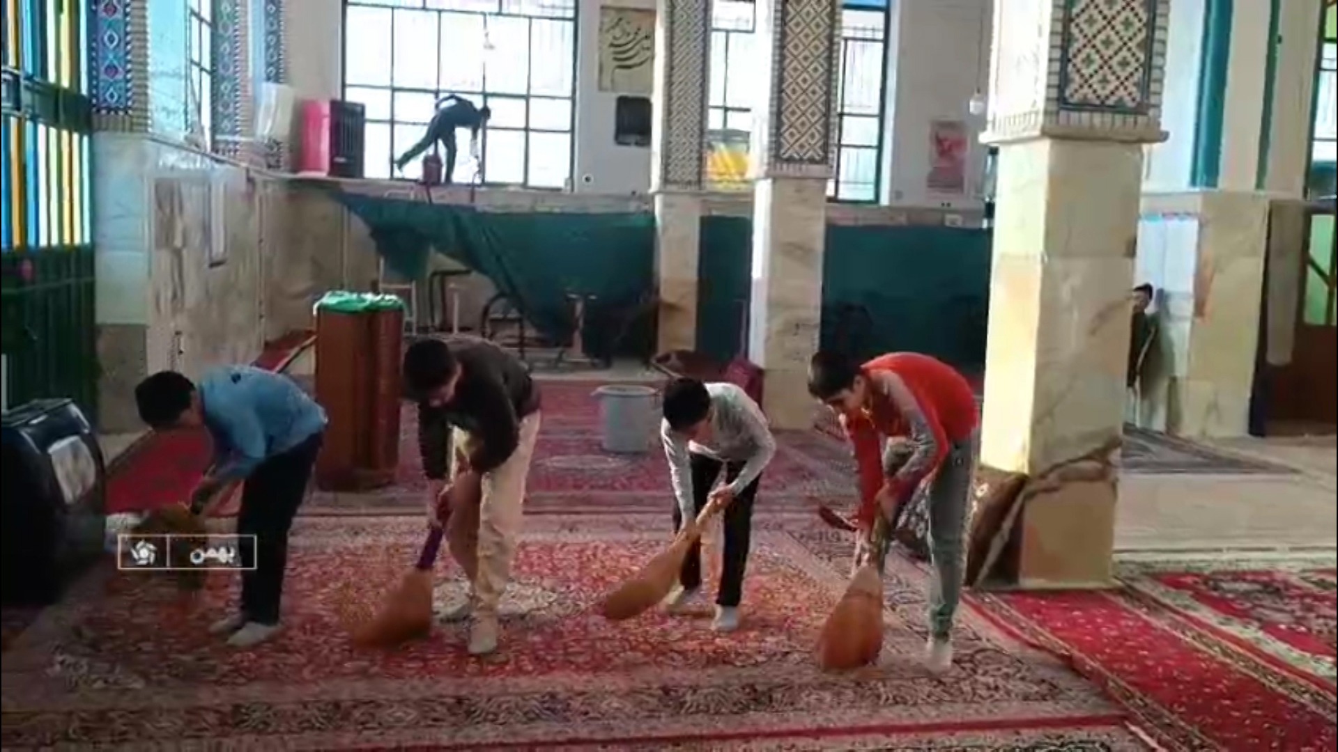 استقبال مساجد و امامزادگان شهر بهمن آباده از ماه مبارک رمضان