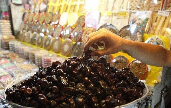 آغاز عرضه خرمای کبکاب با نرخ مصوب ۱۸۰ هزار تومان