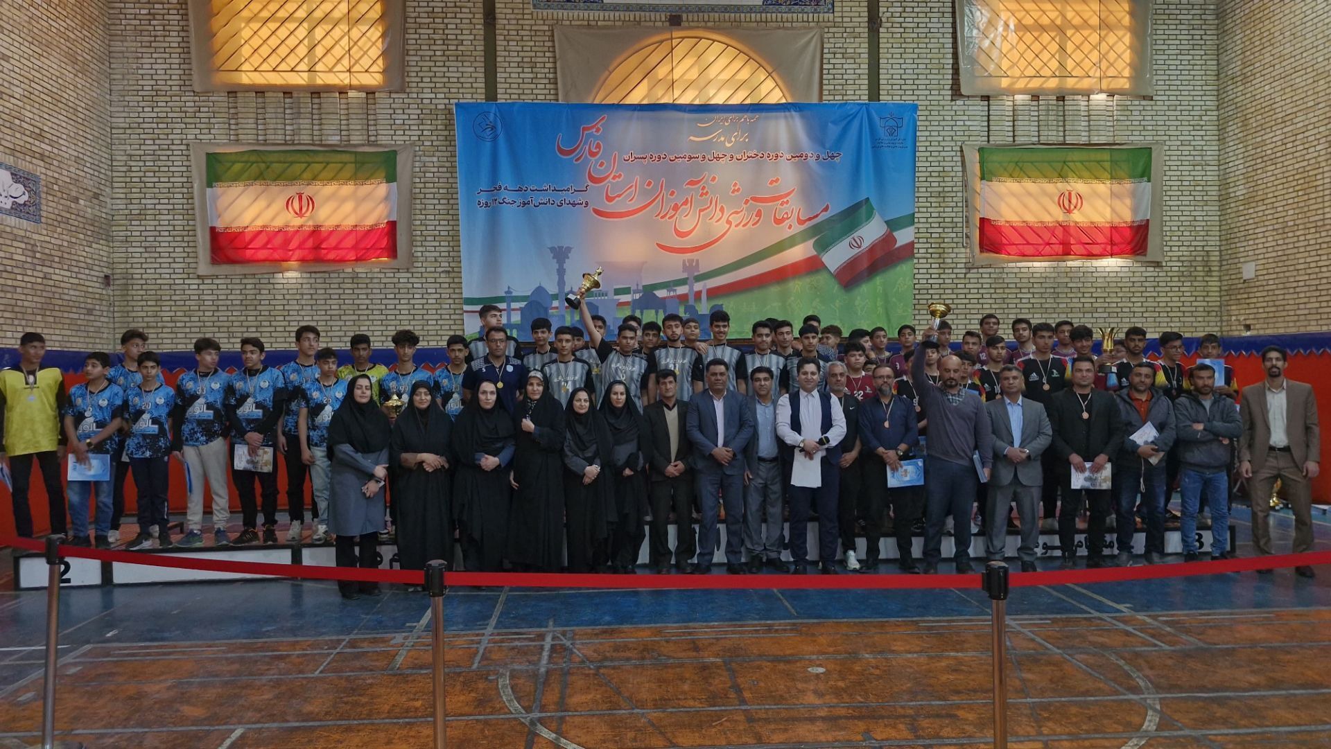 معرفی تیم‌های برتر مسابقات هندبال دانش‌آموزی پسر متوسطه فارس