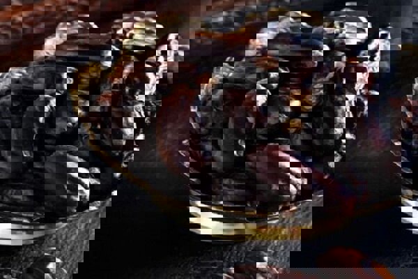 ۱۰ تُن خرما در شیراز با قیمت مصوب توزیع شد