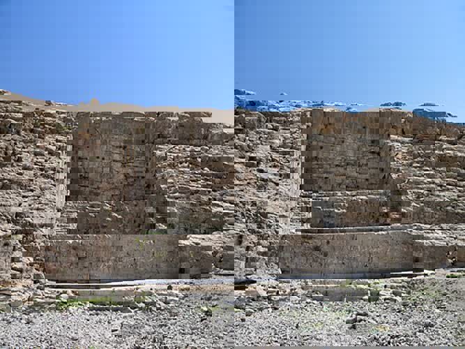 مرمت «ایوان قدمگاه» ارسنجان با اعتبارات ویژه انجام می‌شود