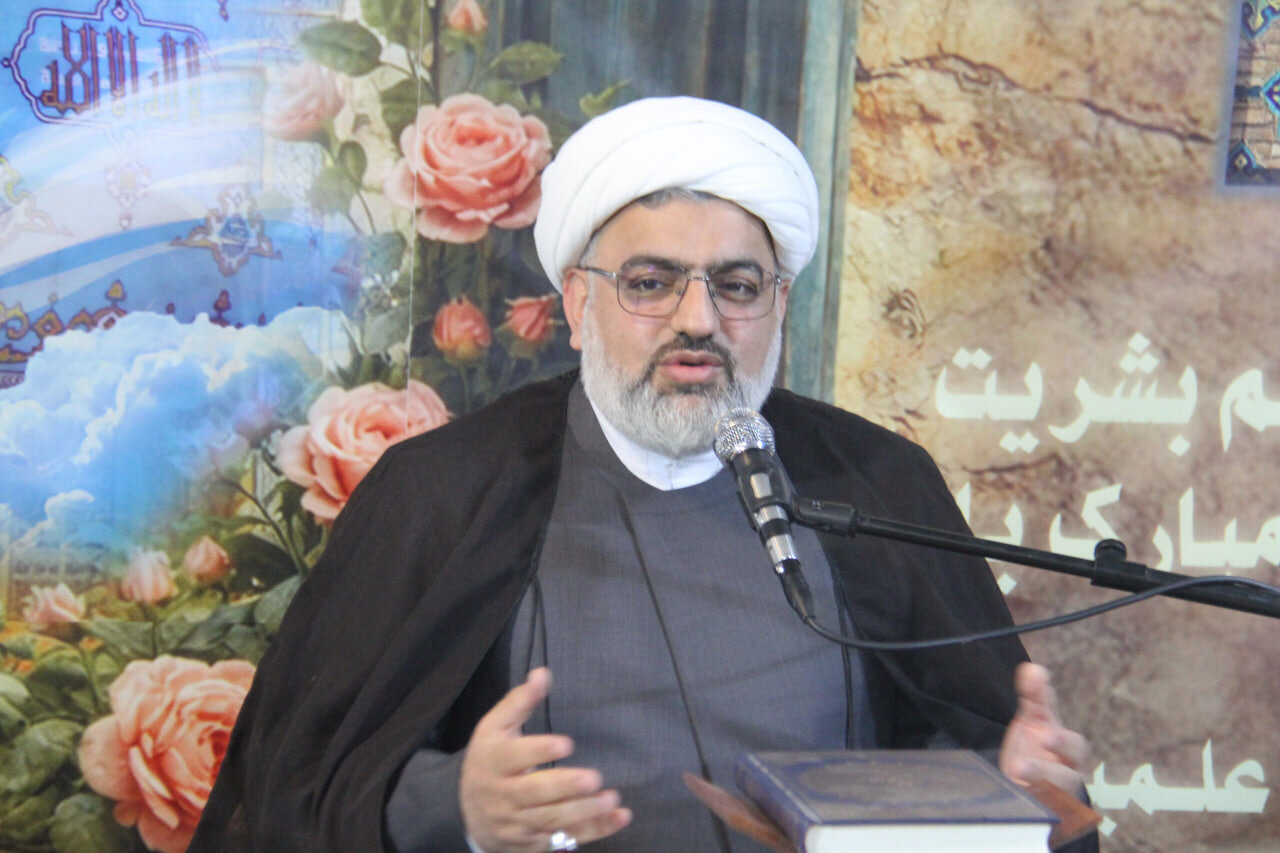 ماه رمضان، میدان تمرین بندگی و بازگشت به نور قرآن است