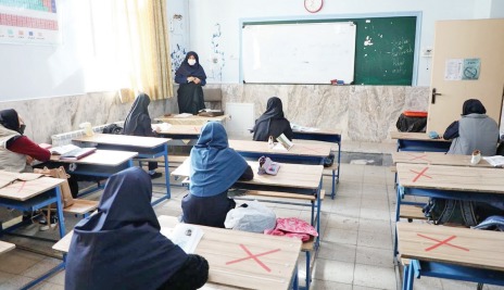 نیمکت‌های خالی؛ گزارش «اعتماد» از دانش آموزان جان باخته و بازداشتی