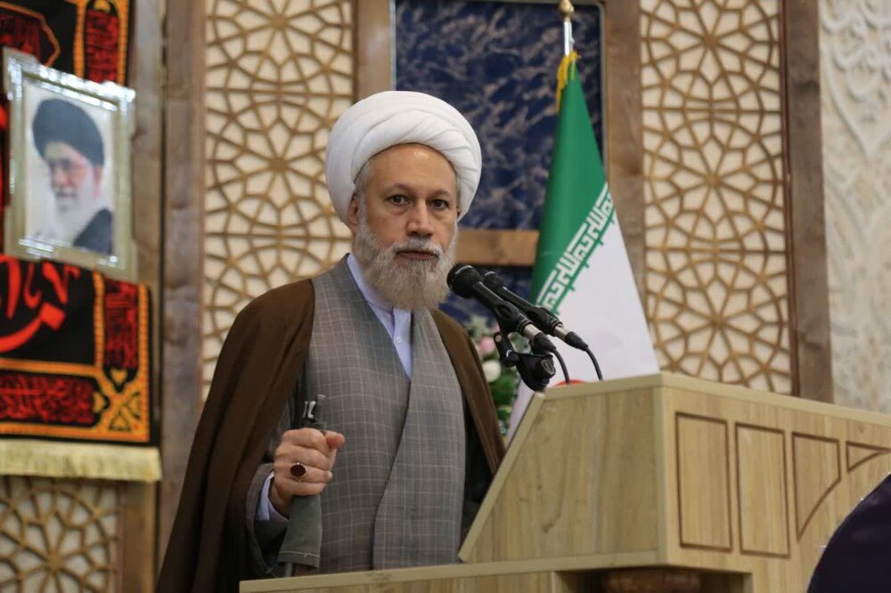 امام جمعه شیراز: اصل و محور مذاکرات، قدرت ایران است/ با مظاهر اباحه‌گری مقابله کنیم