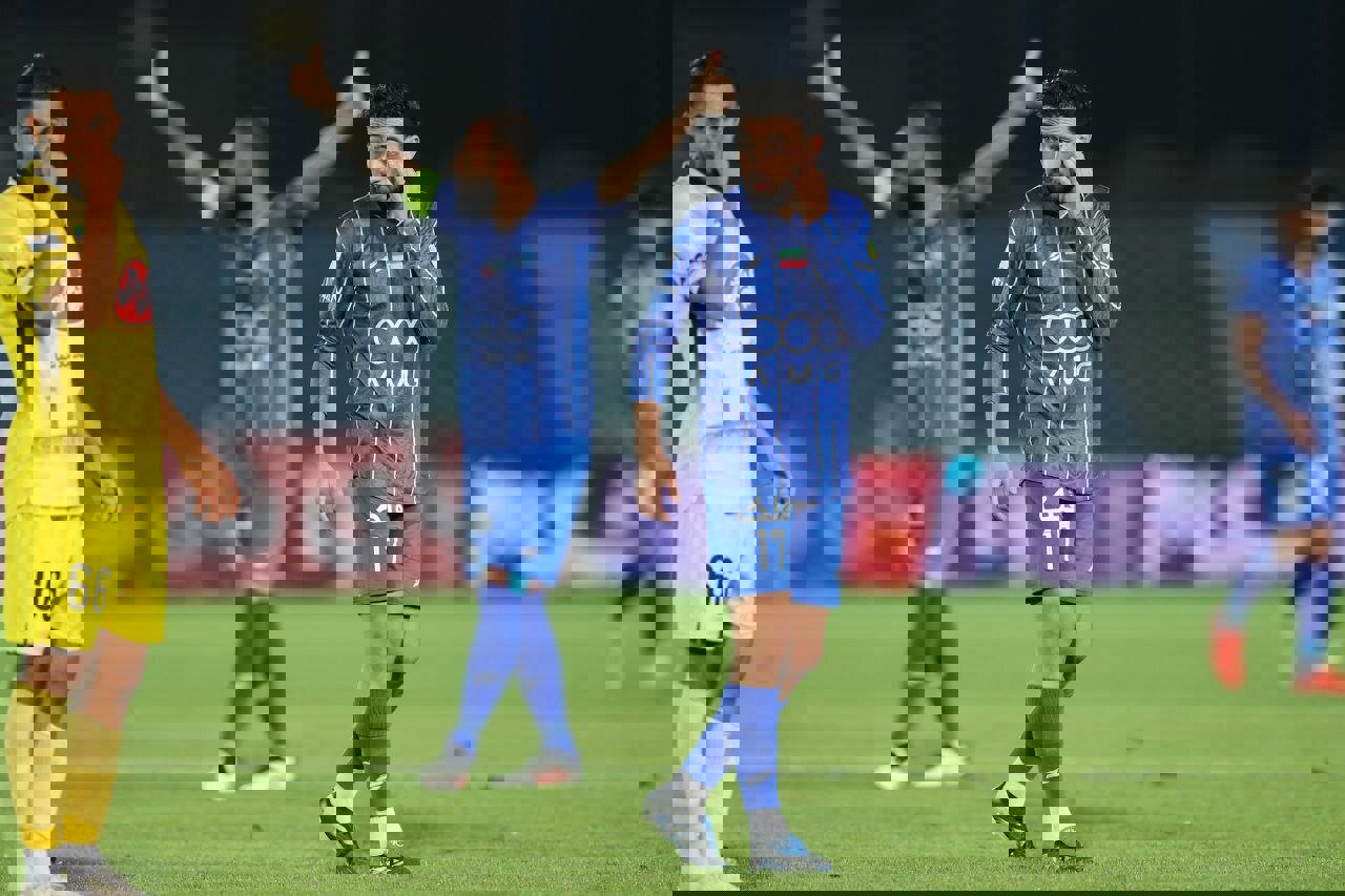 عبور استقلال از سد فجر و رسیدن  به صدر/  کاپیتان به داد آدان رسید