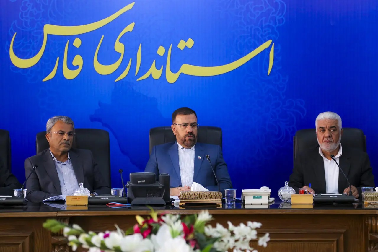 استاندار فارس: مبارزه با قاچاق نیازمند پیوند ساختارمند سامانه‌هاست