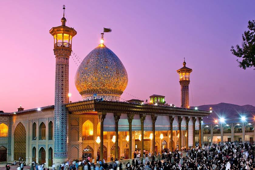 حرم شاهچراغ غرق در شادی ولادت امام موسی کاظم (ع)
