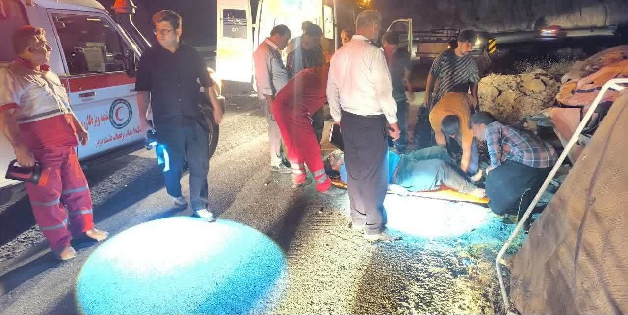 واژگونی وانت در جاده کازرون به شیراز با ۲ مصدوم