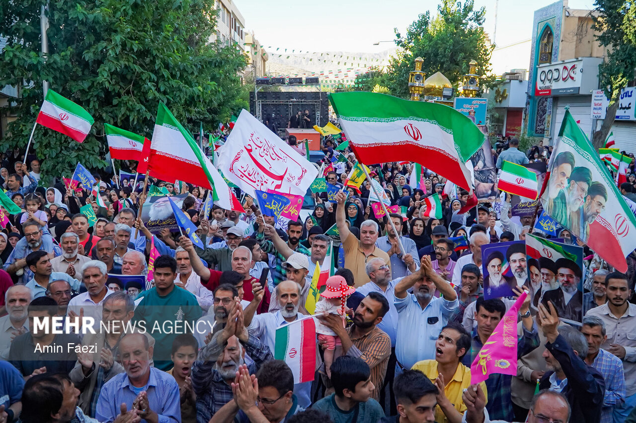 برگزاری شادپیمایی عید مباهله در شیراز