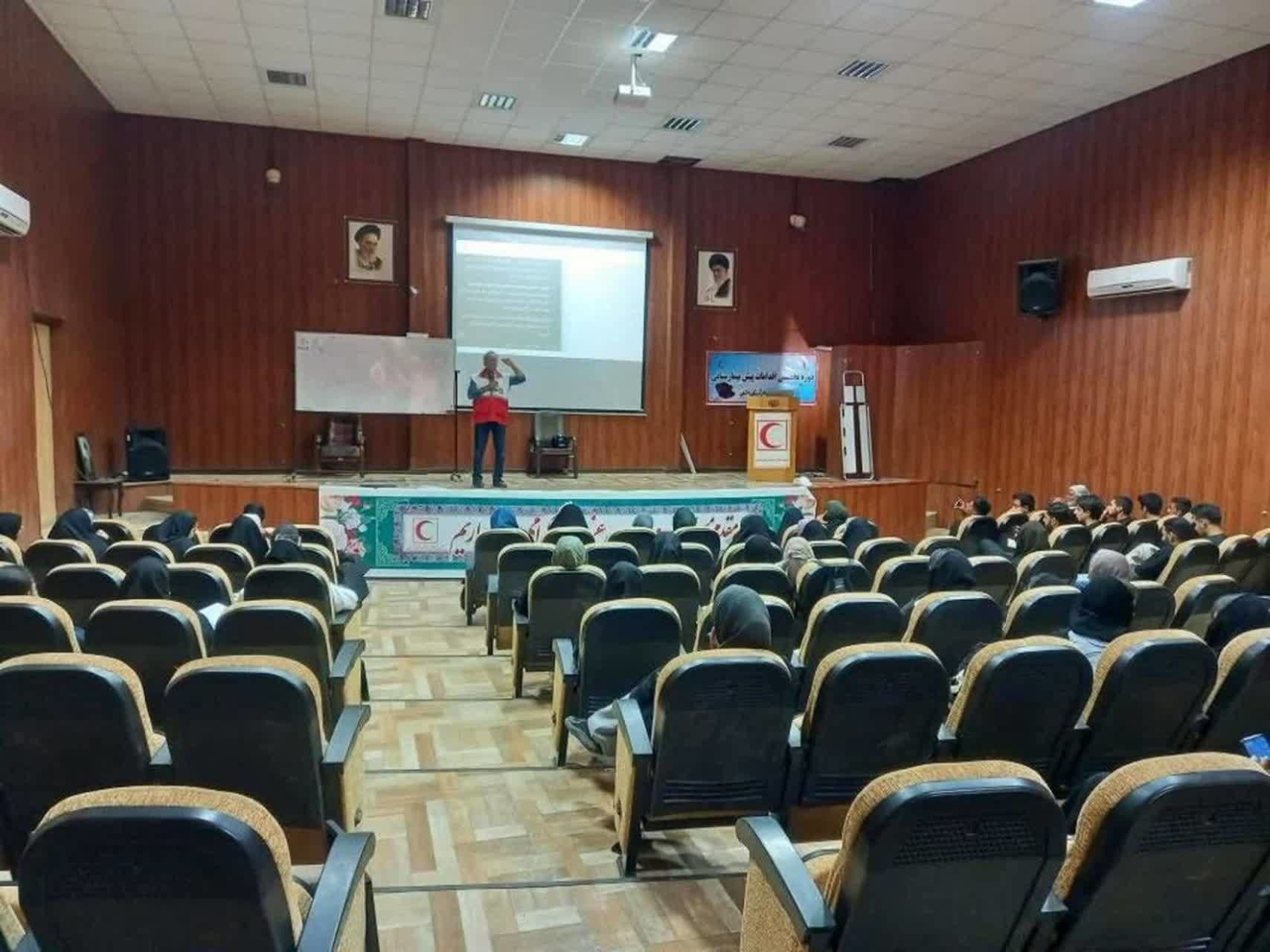 برگزاری دوره تخصصی اقدامات پیش‌بیمارستانی در شهرستان استهبان