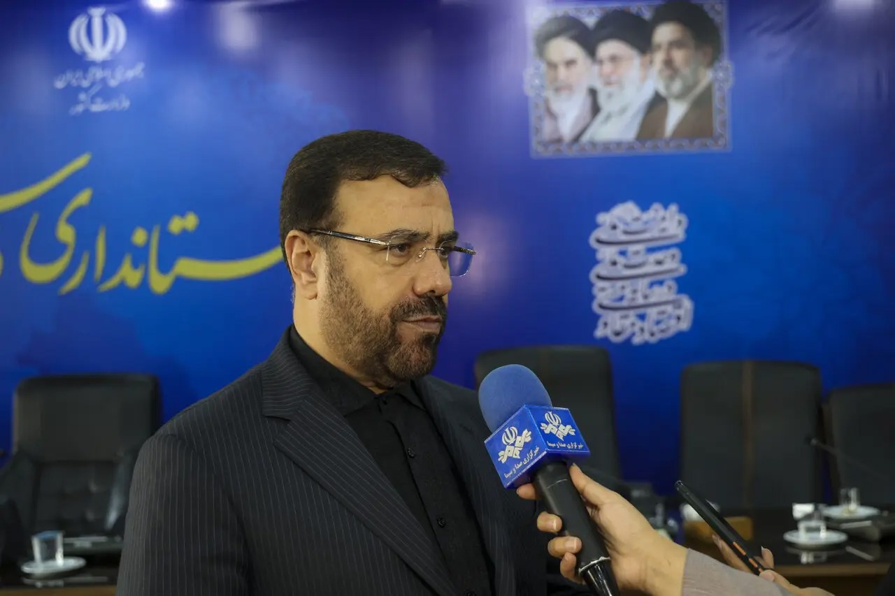 دومین جلسه ستاد هماهنگی مراسم تشییع رهبر شهید انقلاب به ریاست استاندار فارس