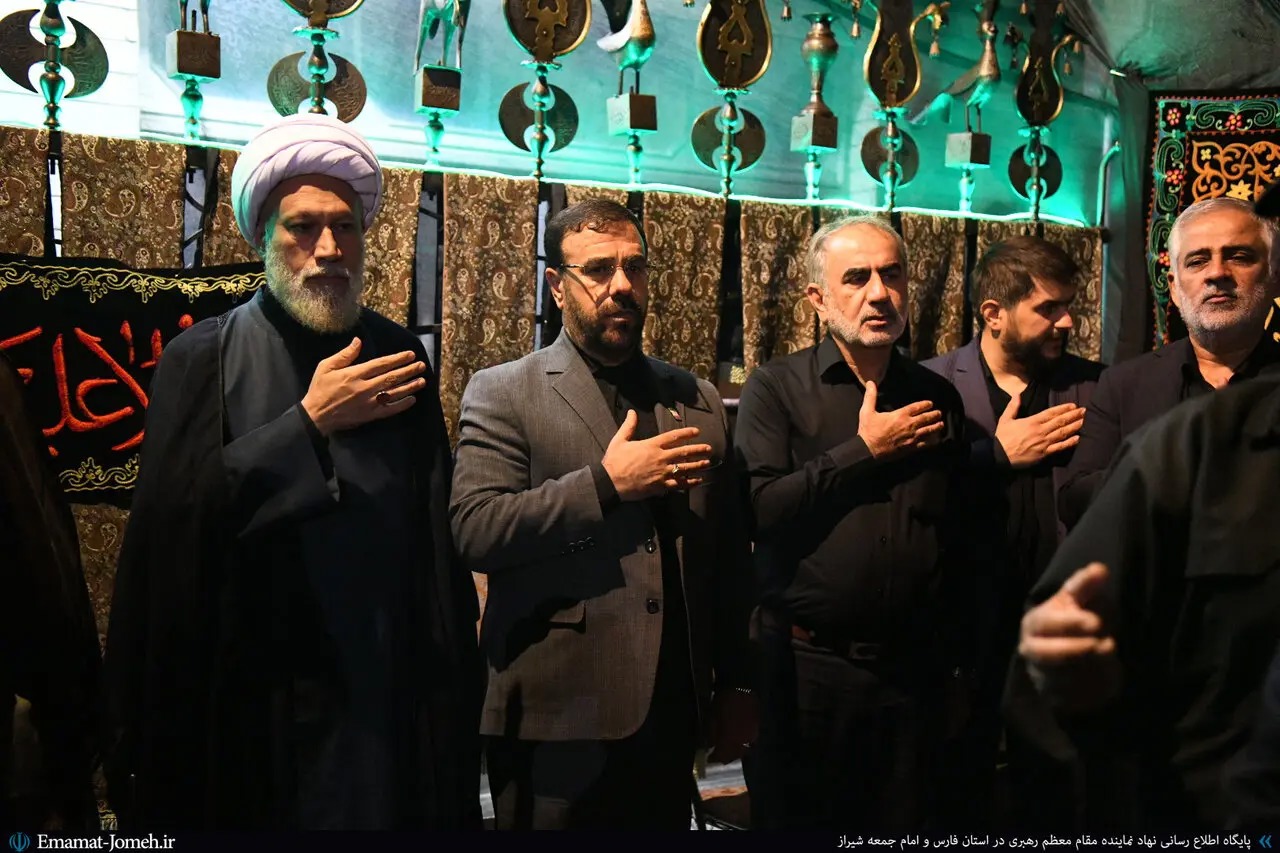 📸حضور استاندار فارس در مراسم شام غریبان اباعبدالله الحسین (علیه السلام)