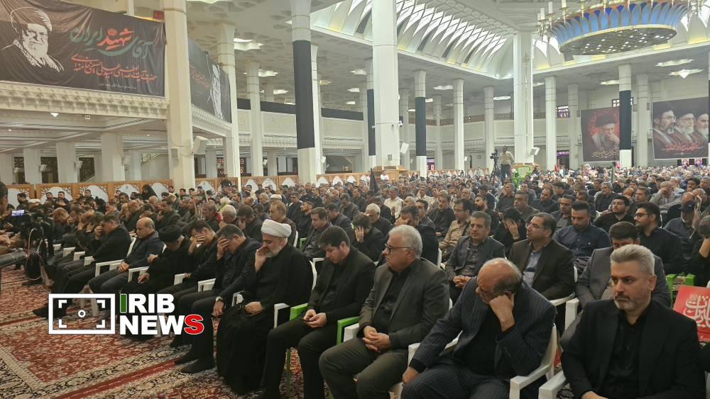 بزرگداشت رهبر شهید انقلاب در حرم مطهر شاهچراغ (ع)