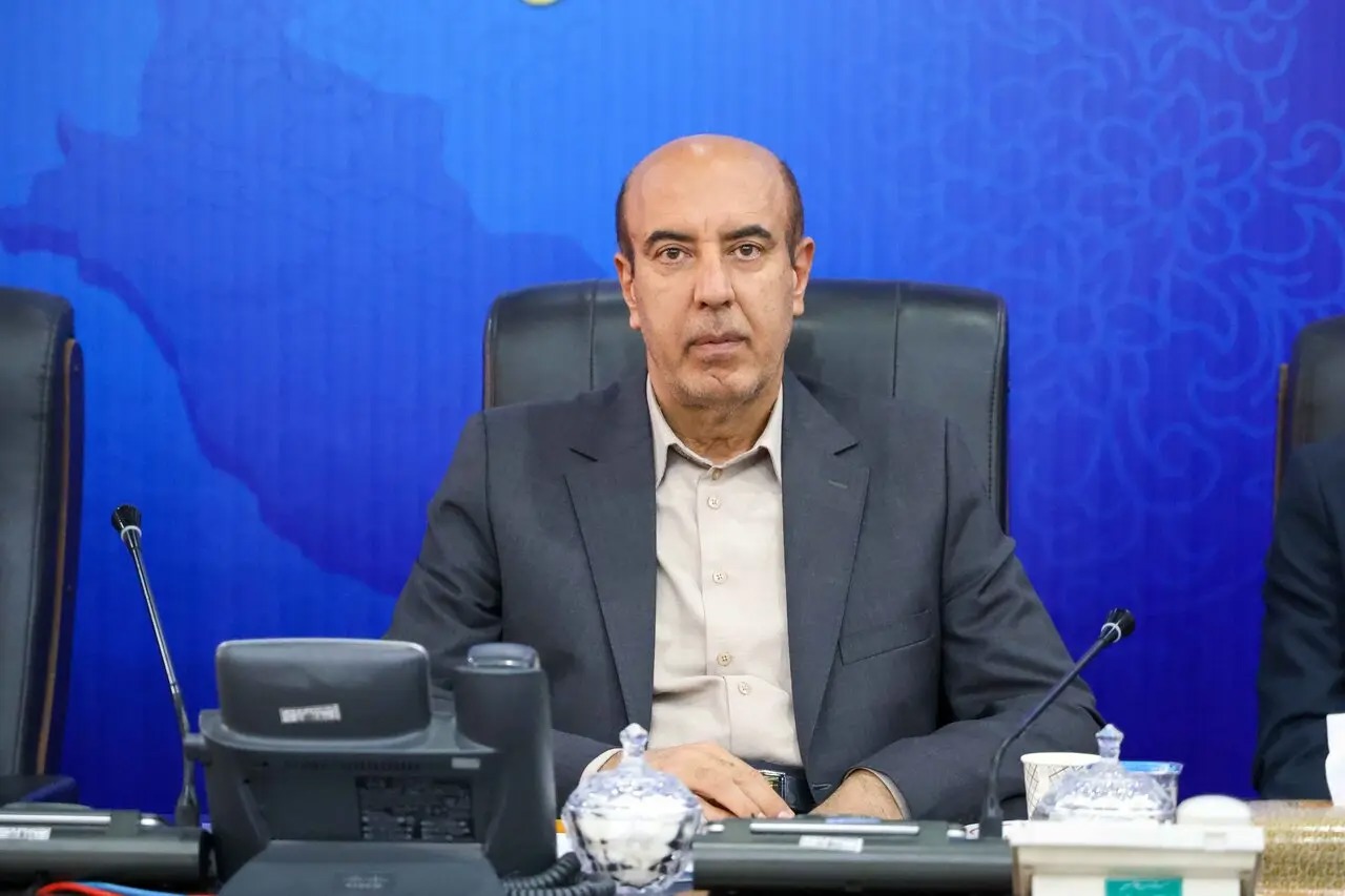 تأکید بر فرهنگ خدمتگزاری، تکریم مردم و ترویج کتاب‌خوانی