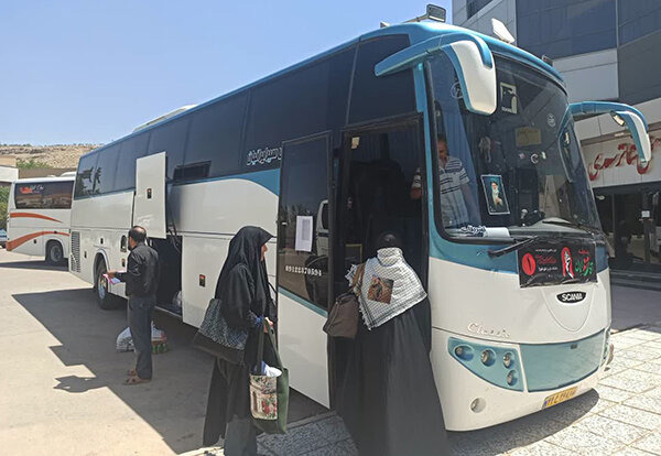 اعزام کاروان دانشگاهیان علوم پزشکی شیراز به آیین بدرقه آقای شهید ایران