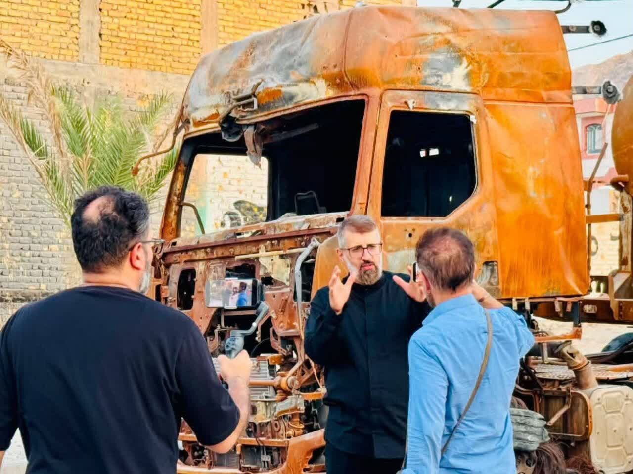 بازدید خبرنگاران بین‌المللی از مناطق آسیب‌دیده لامرد در جنگ رمضان